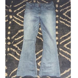 American Eagle Hi-Rise Artist Jean 🦅